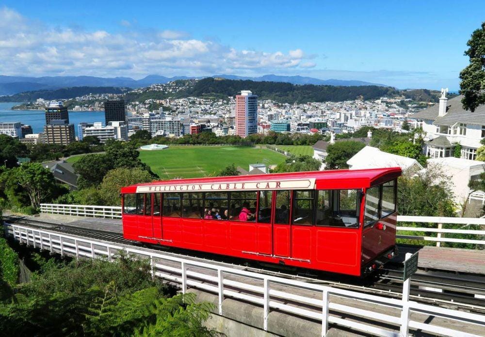 theinvisibletourist.com