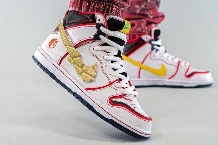 Sumber gambar: <a href="https://lifestyle.kompas.com/read/2021/07/23/050500420/keren-ini-penampakan-sepatu-kolaborasi-nike-x-gundam">Kompas.com</a>
