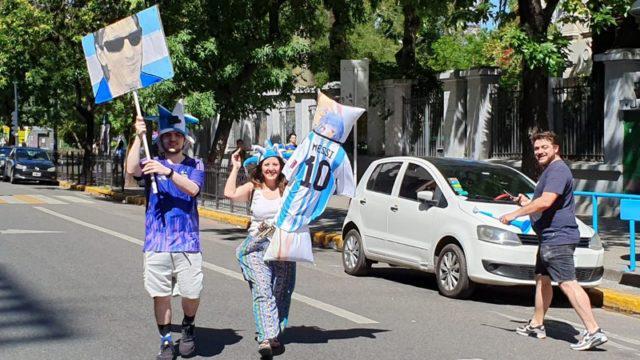 Fans Pekora dan Messi Rayakan Kemenangan Argentina di Piala Dunia