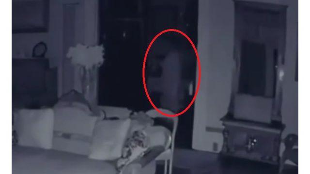 Bikin Bulu Kuduk Berdiri, Ini 3 Penampakan Hantu yang Terekam CCTV!