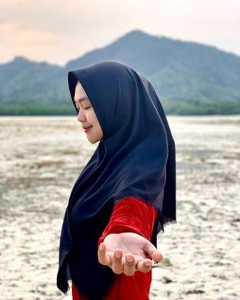 instagram.com/riaricis1795