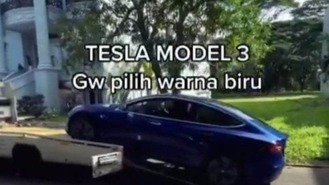 Sultan Mah Bebas! Karena Tidak Bisa Tidur, Pria Ini Iseng Beli Mobil Tesla Seharga Rp 1,5 M!