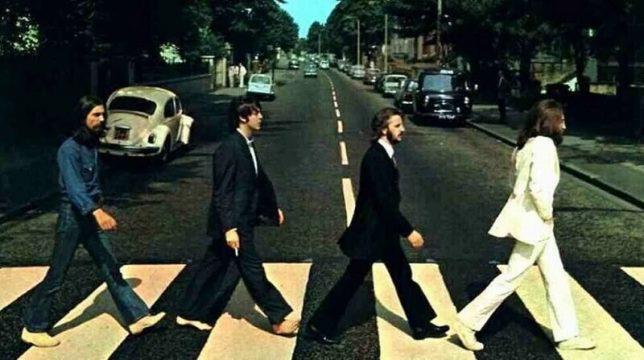 10 Teori Konspirasi Sampul Album Musisi Paling Terkenal, Kamu Percaya?