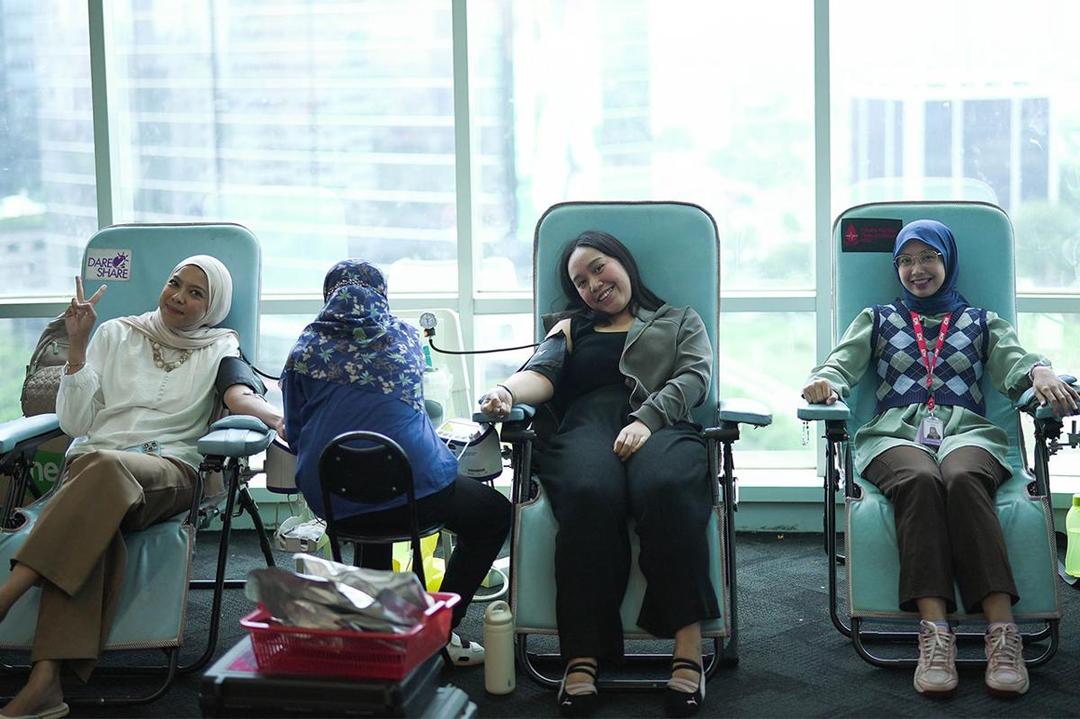 Para Timmy IDN mendonorkan darahnya di Timmy Donor Darah with Blood4Life. (Dok. IDN Foundation)