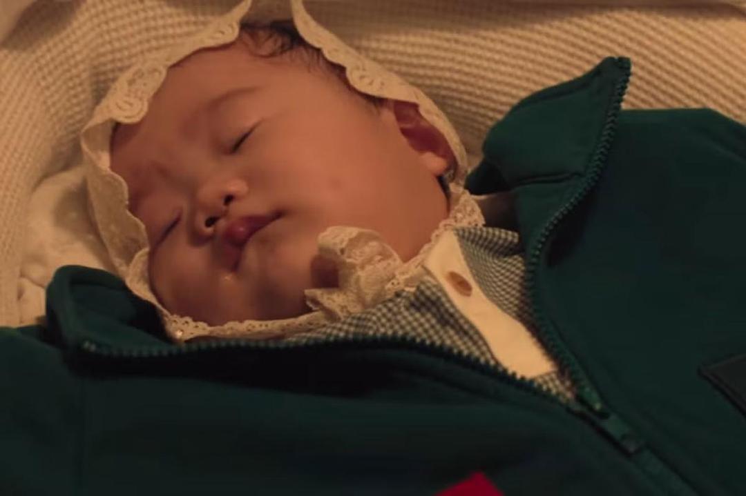 Anak Kim Jun-hee selamat berkat pengorbanan Seong Gi-hun. (Screen Rant)