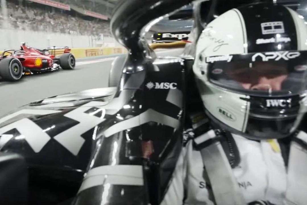 Sonny Hayes kembali ke dunia Formula 1 setelah kecelakaan di tahun 90-an. (Top Gear)
