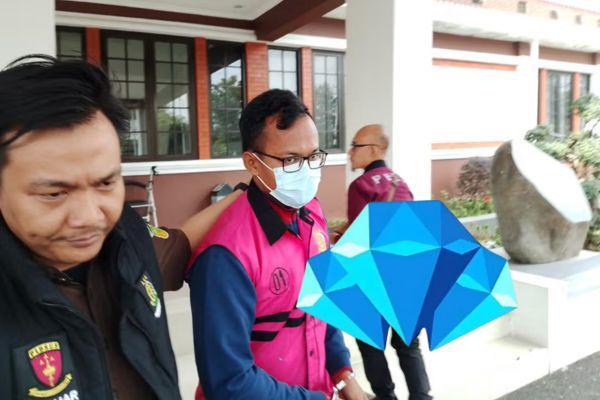Sekdes di Majalengka Gelapkan Dana Desa untuk Beli Diamond di Game feature.jpg