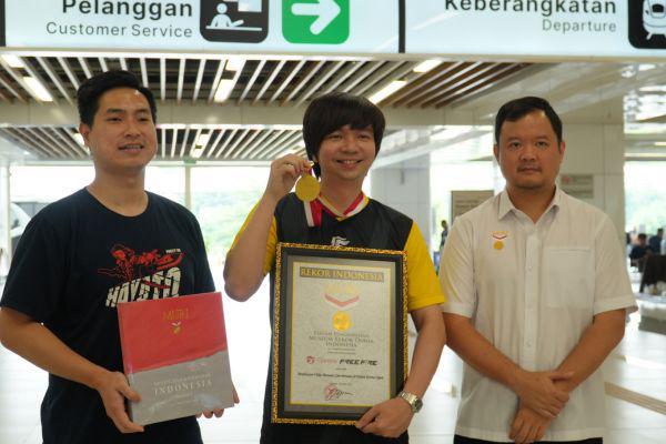 FF Sabet Rekor MURI Pembuatan Video Main Game Pertama di Kereta Cepat feature.jpg