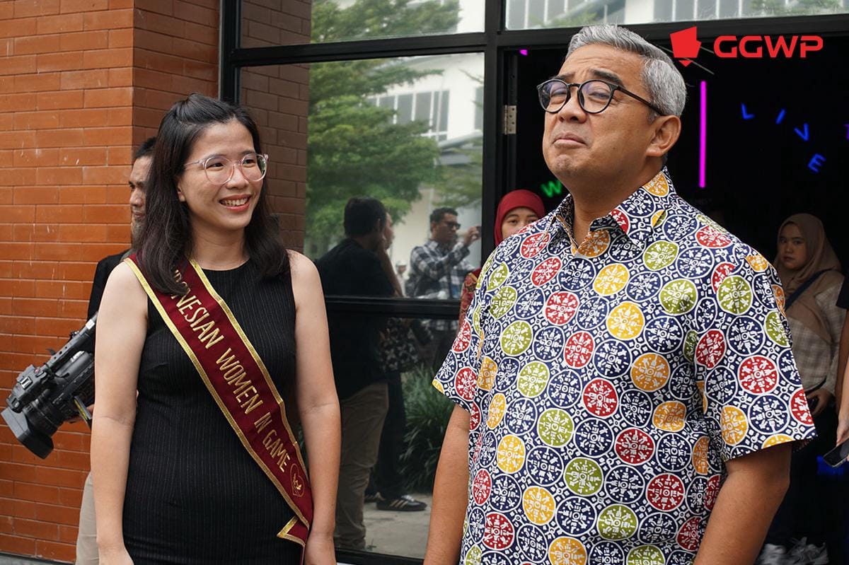 Walikota Bandung M. Farhan berbincang dengan CEO Agate Shieny Aprilia. (Dok. GGWP)