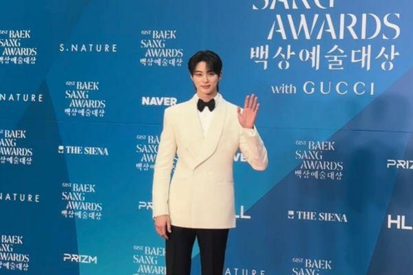 Profil Byeon Woo Seok 4.jpg