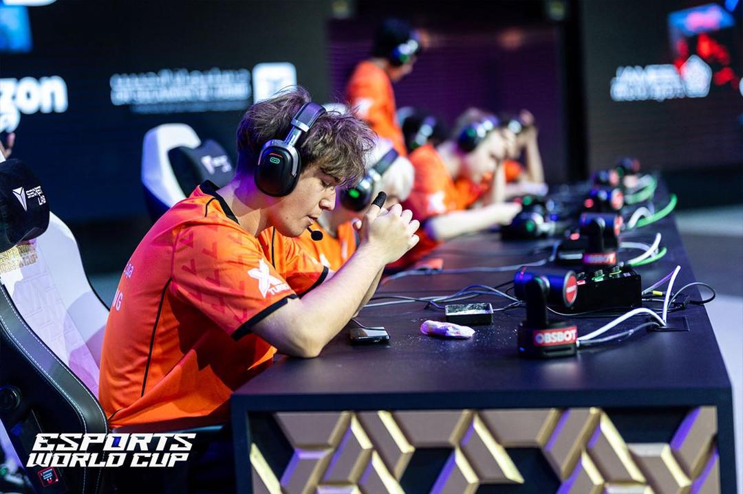Persiapan Virtus.pro jelang match mereka. (Dok. Esports World Cup)