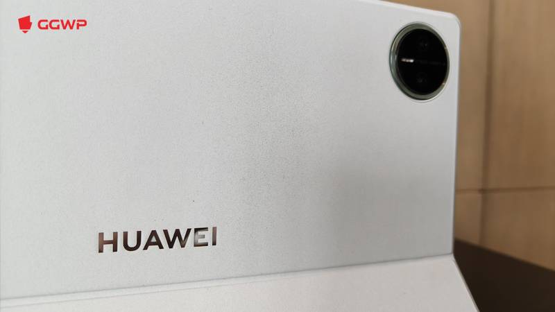 HUAWEI MatePad Pro 12.2 - Tampilan Belakang, Dok. GGWP.png