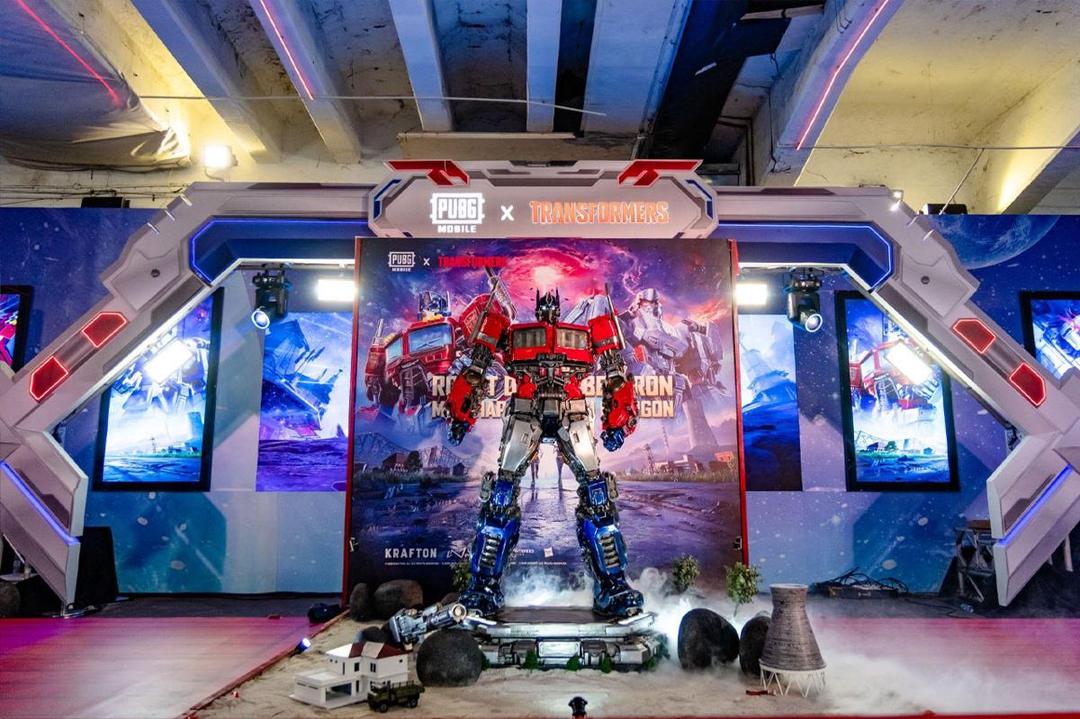 Patung Optimus Prime diungkap. (Dok. Level Infinite)