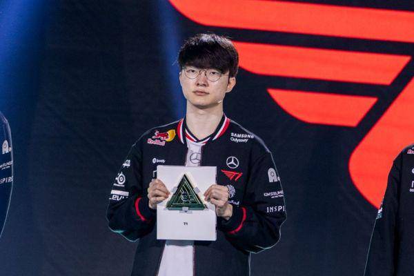 Jadwal EWC League of Legends (LOL) 2025.jpg