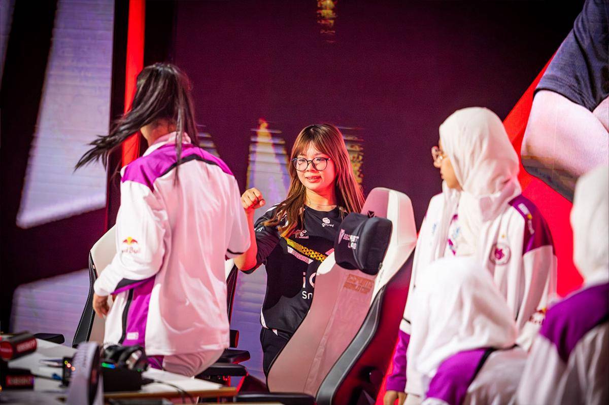 Bagi Caesius, meta UBE nggak bisa dilawan dengan meta UBE juga. (Dok. Esports World Cup)