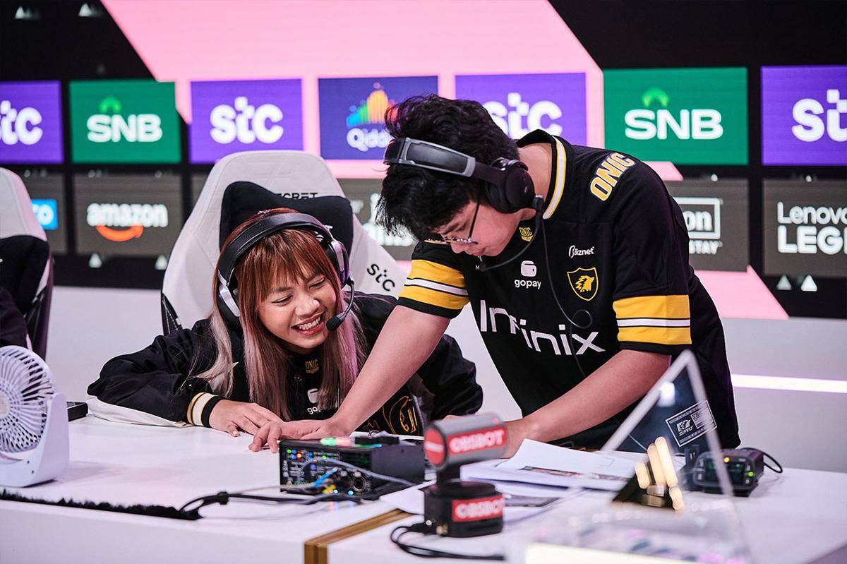 Sempat unggul di game 2, gap ONIC diperkecil oleh Terror Queens. (Dok. Esports World Cup)