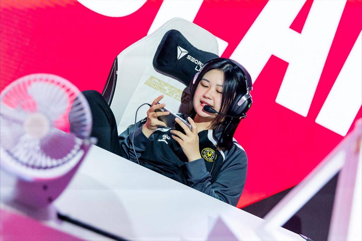 Cinny merekomendasikan bermain WU Zetian untuk team fight. (Dok. Esports World Cup)