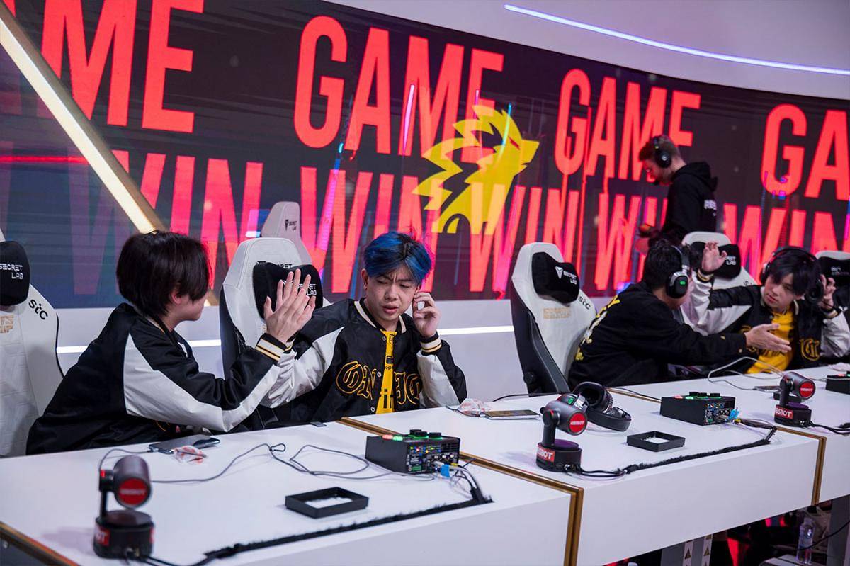 Meski ketinggalan 1 game, ONIC bisa membalasnya hingga merebut kemenangan. (Dok. Esports World Cup)