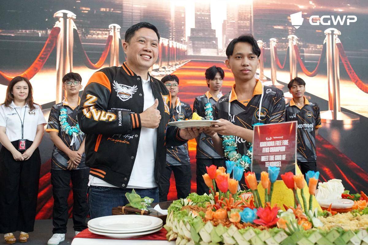 Penyerahan tumpeng kepada kapten Kagendra, Raff. (Dok. GGWP)
