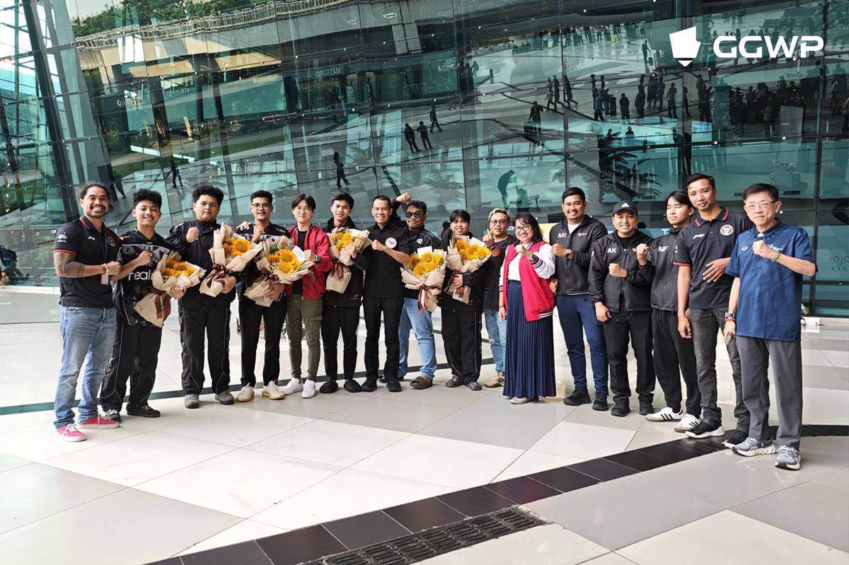 Bang Fayad bersama RRQ Kazu disambut oleh PB ESI usai landing di Indonesia. (Dok. GGWP)