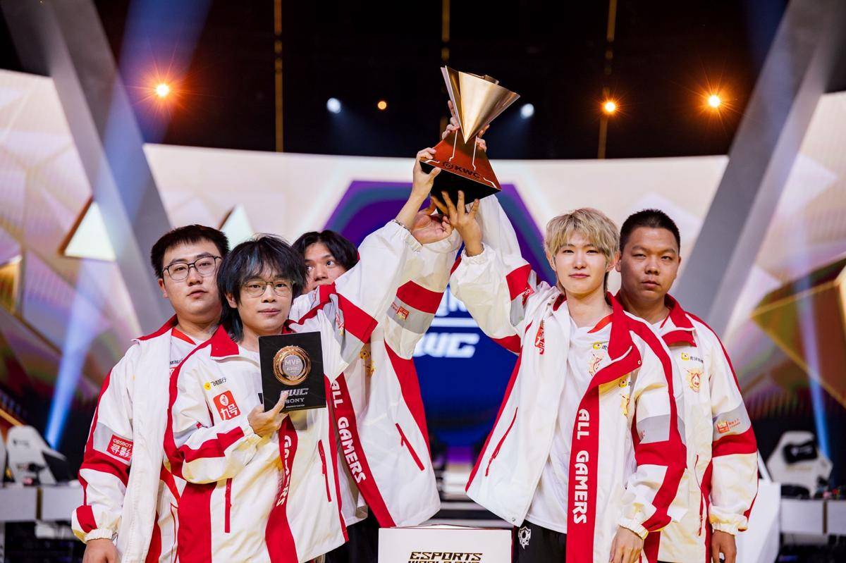 AG AL Sabet Juara Honor of Kings World Cup (KWC) 2025 EWC feature.jpg