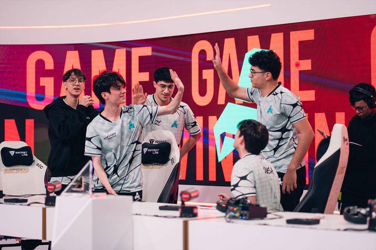 Aurora Türkiye merayakan kemenangan game mereka. (Dok. Esports World Cup)