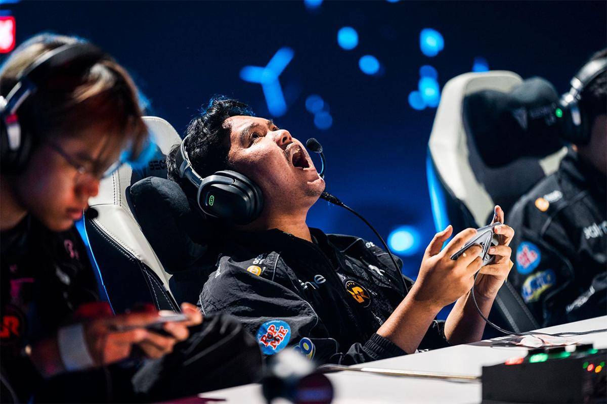 RRQ Hoshi kalah di tangan SRG.OG, tim yang mereka pilih saat drawing babak knockout MSC 2025. (Dok. Esports World Cup)
