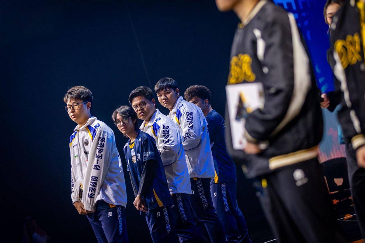 Mythic Seal adalah tim yang cukup kuat di early game. (Dok. Esports World Cup)