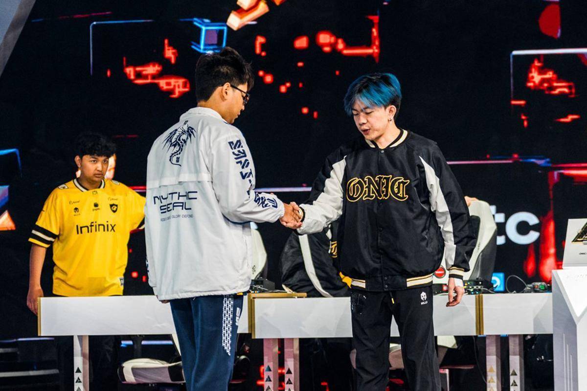 Momen pre-match antara ONIC ID melawan Mythic Seal. (Dok. Esports World Cup)