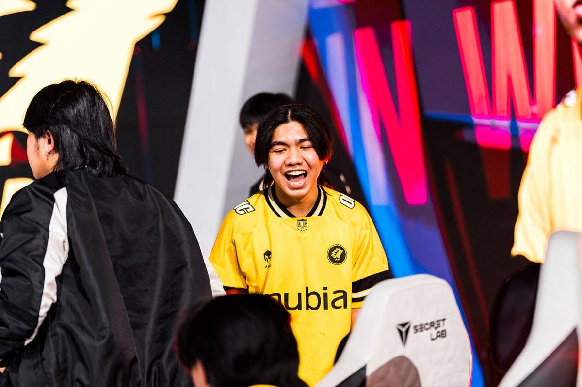 Menurut Kirk, SRG Innocent terlalu kuat untuk RRQ. (Dok. Esports World Cup)