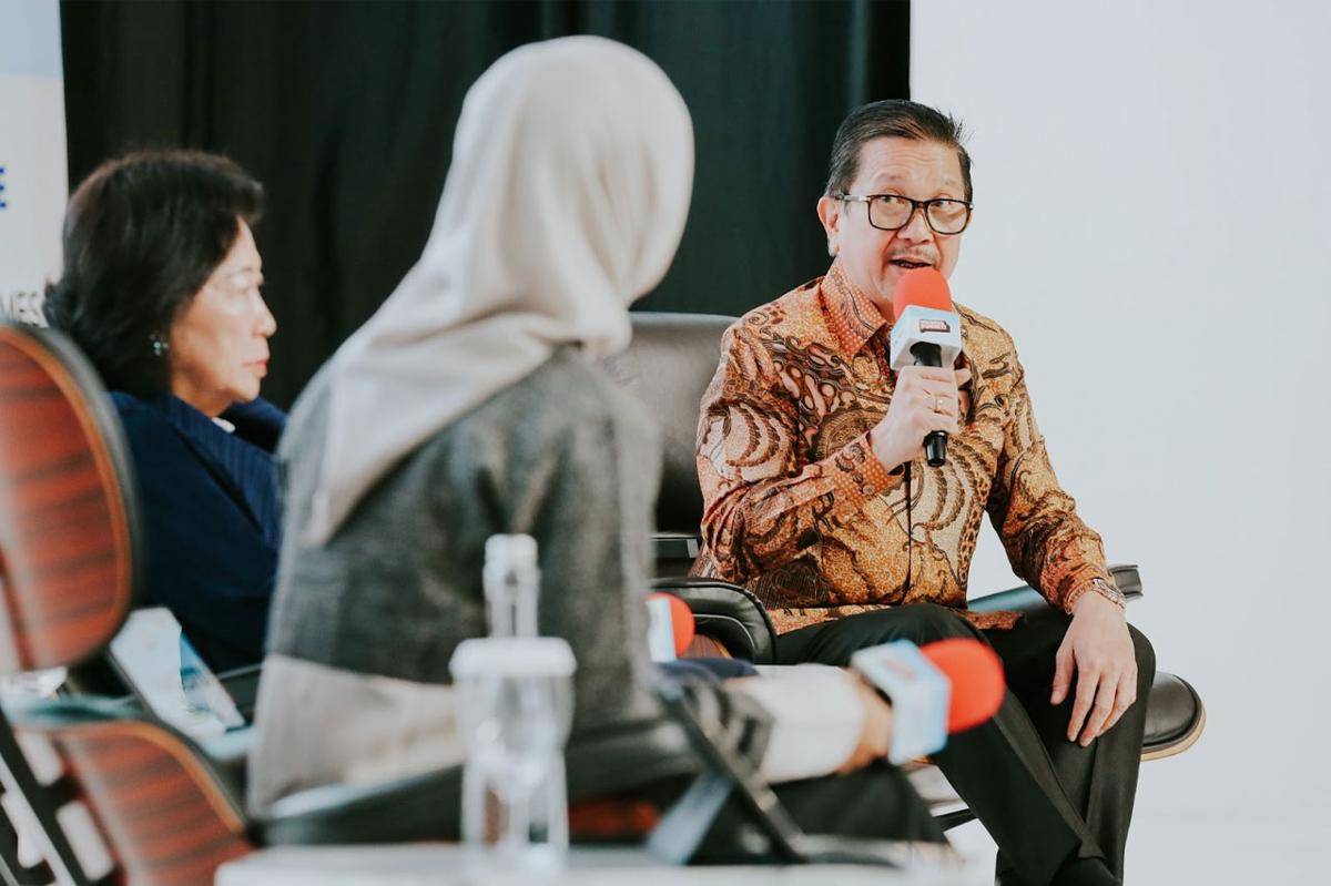 Sesi “Global Trade and Investment: Positioning Indonesia as a Key Player” menghadirkan Mari Elka Pangestu, dan Tony Wenas. (Dok. IDN)