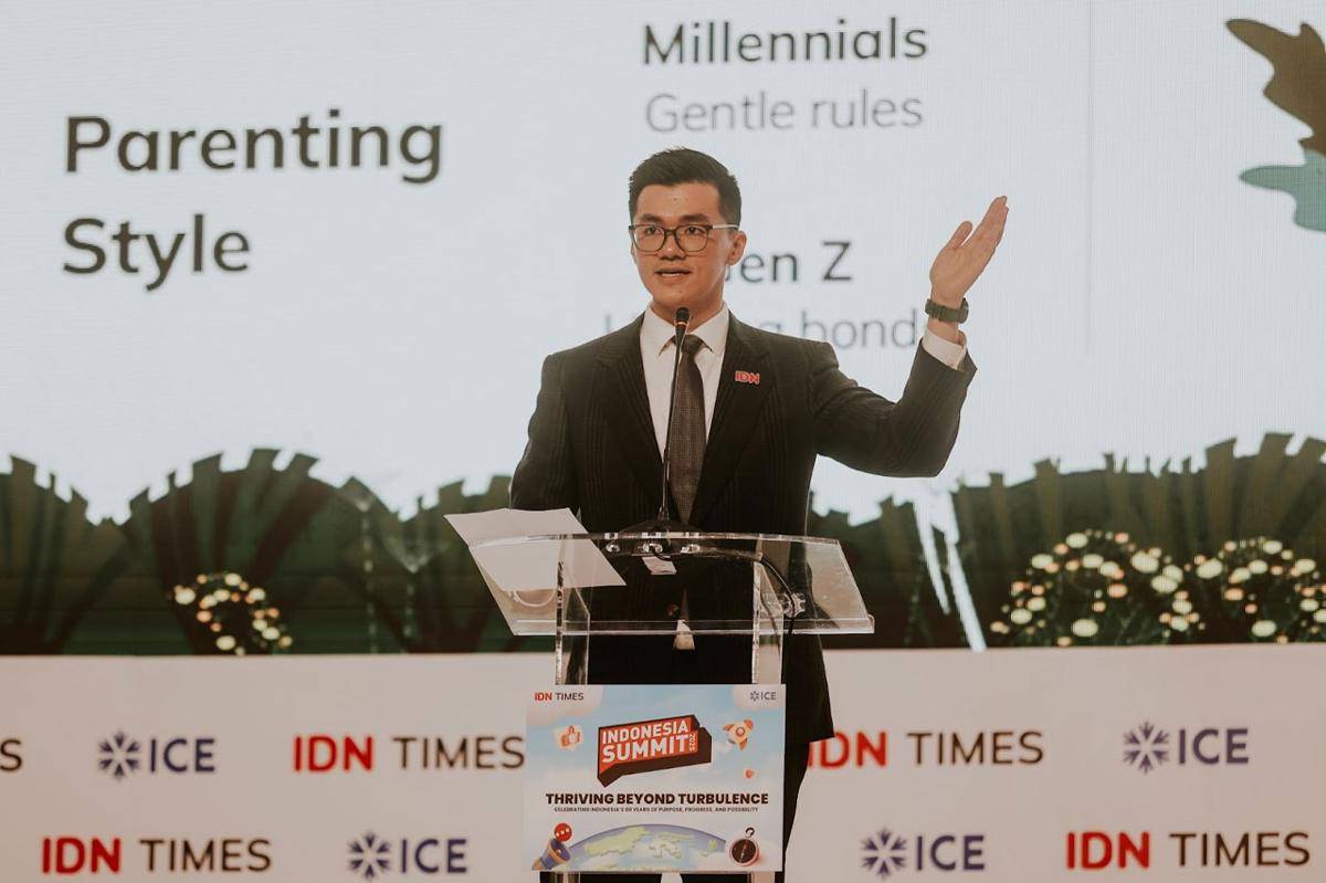 William Utomo, Founder & COO IDN, membawakan presentasi Indonesia Millennial & Gen Z Report (IMGR) 2026. (Dok. IDN)