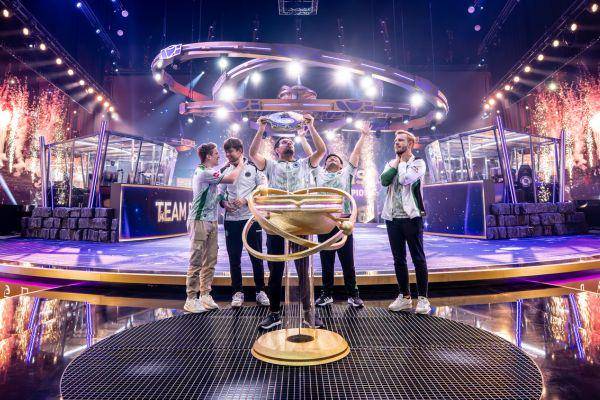 Team Falcons Juara The International 2025