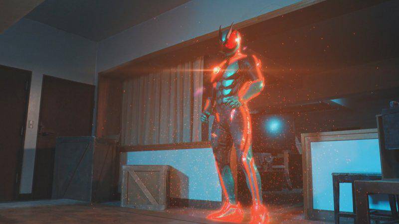 Transformasi pertama Kamen Rider ZEZTZ yang dipamerkan pada episode 1 (toei/kamen rider zeztz)