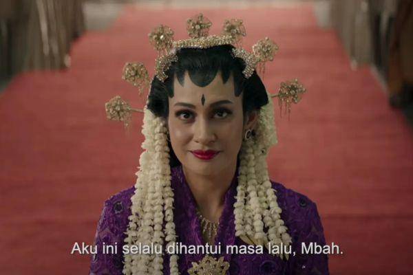 Review Film Perempuan Pembawa Sial 1.jpg