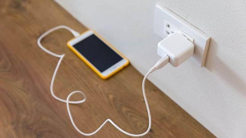 Tips Merawat Charger HP (eraspace.com).jpg