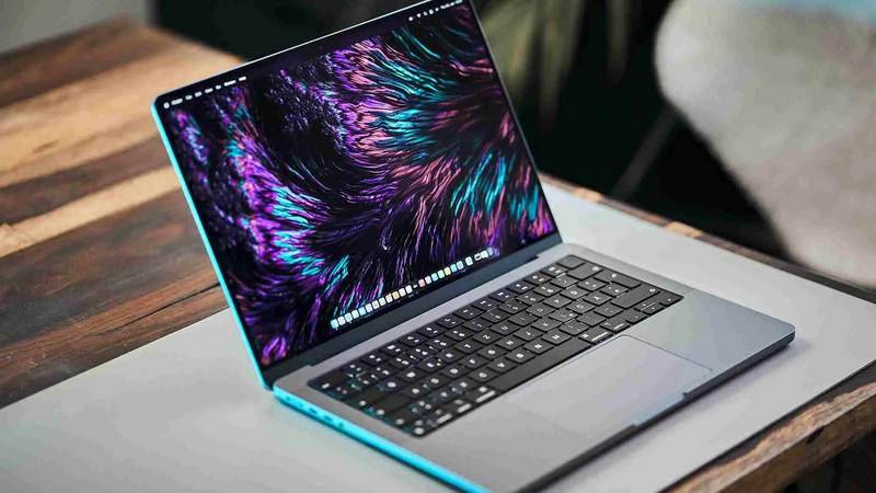 memilih laptop baru (dibimbing.id).jpg