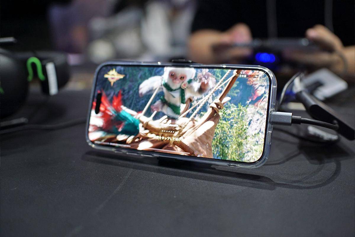 Capcom dan TiMi melakukan banyak penyesuaian agar Monster Hunter Outlanders nyaman dimainkan di smartphone. (Dok. GGWP)