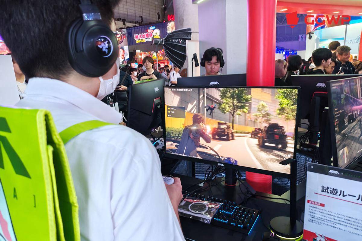 Gamer lain mencoba mekanika gunplay di Ananta. (Dok. GGWP)