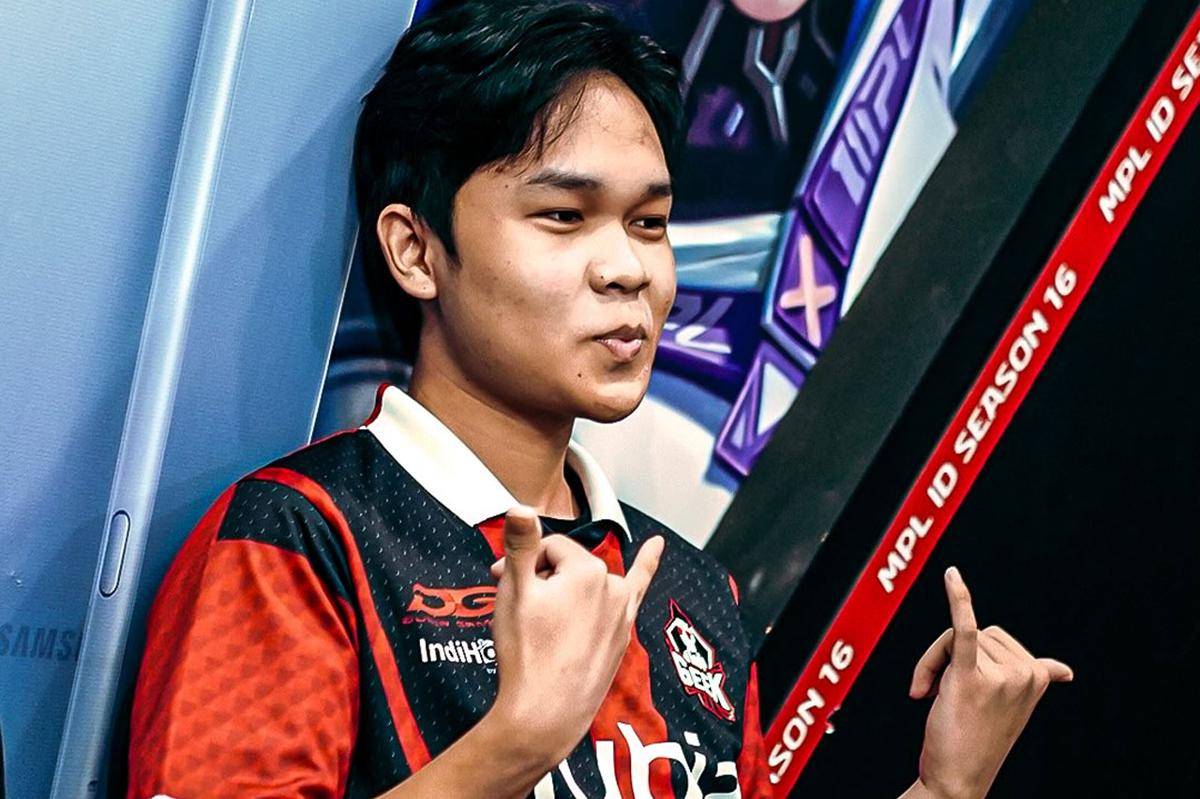 Geek Fam patahkan lose streak 9 match melawan Dewa United. (Dok. MPL Indonesia)