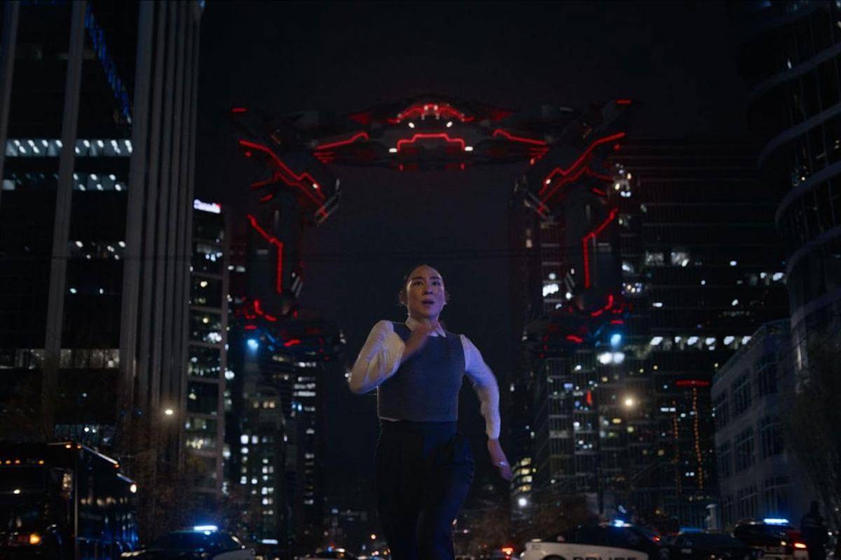 Eve Kim dikejar oleh Recognizer. (IMDb)