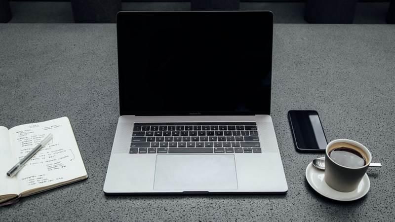 perbedaan laptop (doran.id).jpg