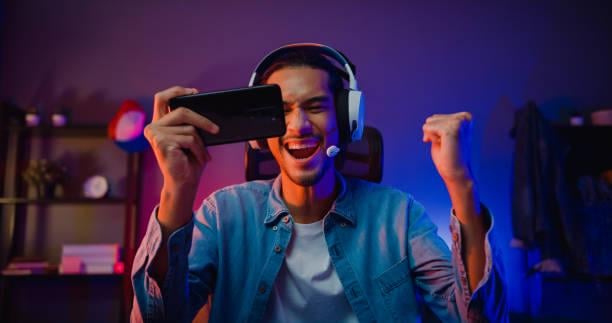 ilustrasi pria main game