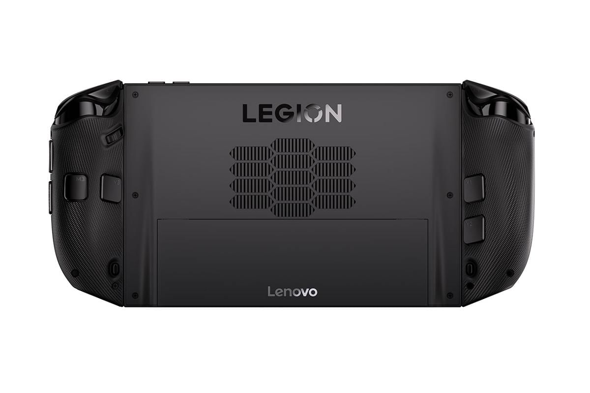Baterai badaknya memungkinkan handheld ini dimainkan dalam waktu lama. (Dok. Lenovo)