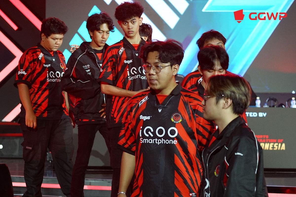 Shogun dan tim Bigetron meninggalkan stage playoff. (Dok. GGWP)