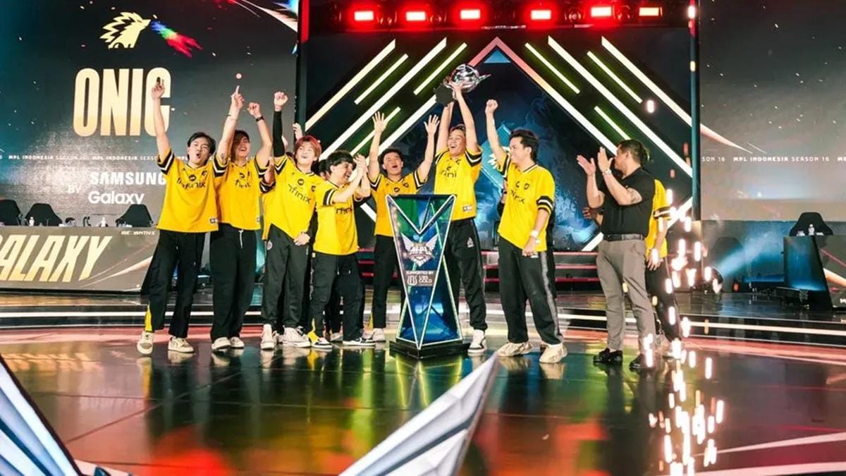 ONIC Esports merayakan kemenangan 4–1 atas Alter Ego di MPL Indonesia Season 16