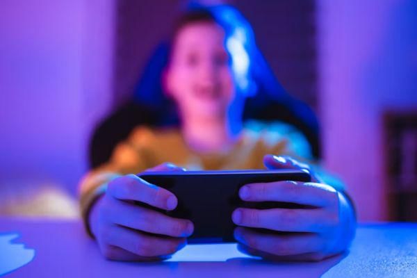 Pemerintah Pertimbangkan Pembatasan Game Online Usai Ledakan di SMAN 72 Jakarta