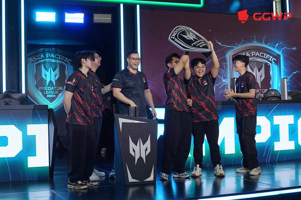 BOOM Esports mengangkat Predator Shield usai memenangkan final VALORANT melawan Team Nemesis. (Dok. GGWP)