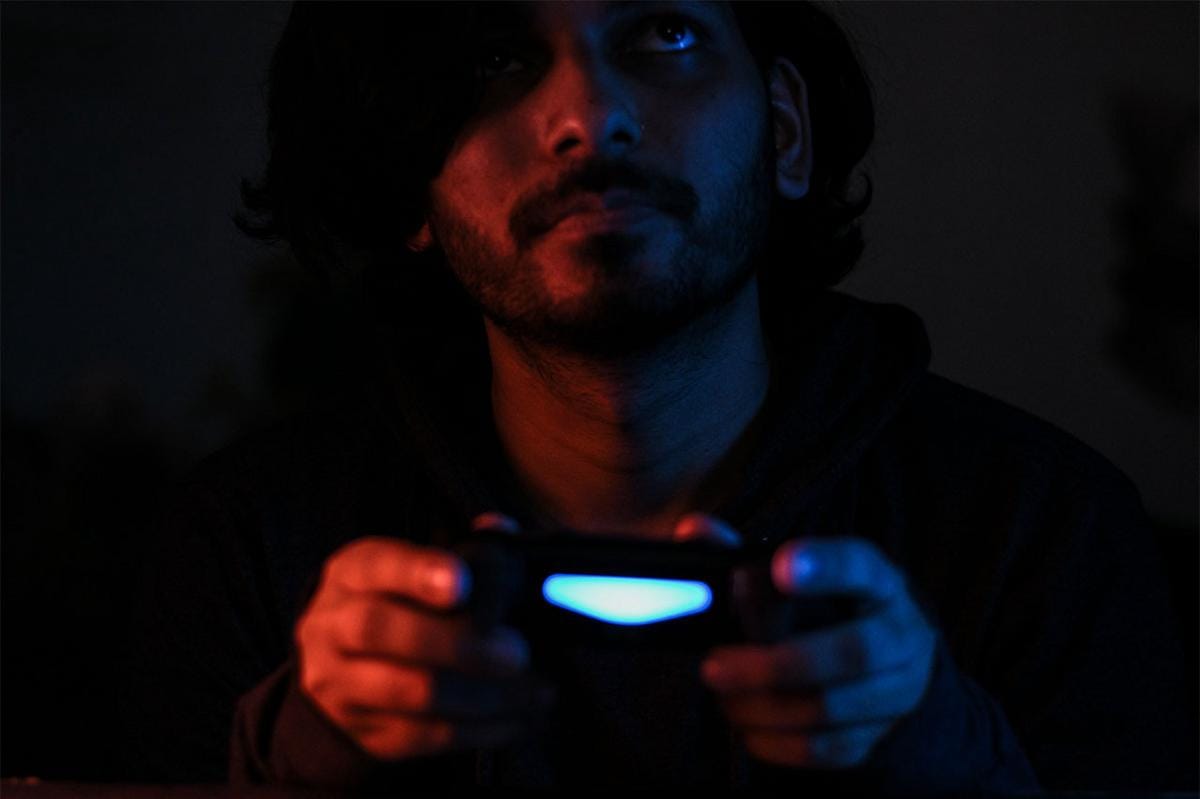 Betulkah aksi kekerasan dipicu oleh video game? (Unsplash/Mayan Sachan)