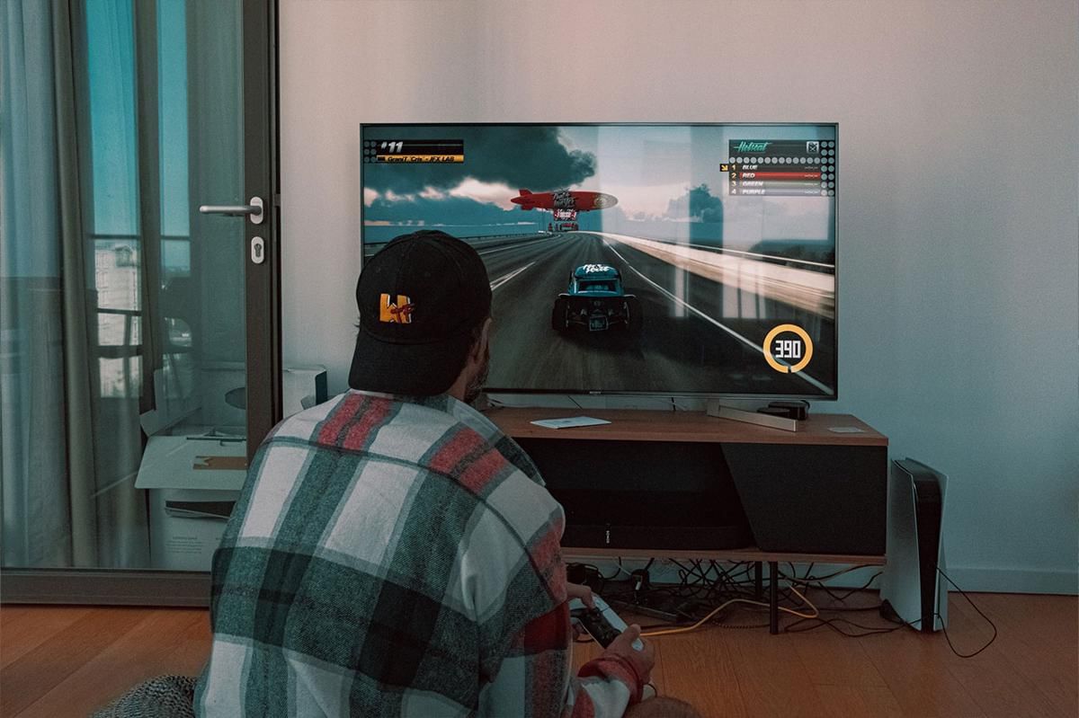 Aksi kekerasan tak selamanya terjadi berkat video game. (Unsplash/Samuel Regan-Asante)